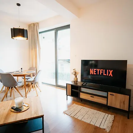 Kmetova - Free Private Parking Apartment *